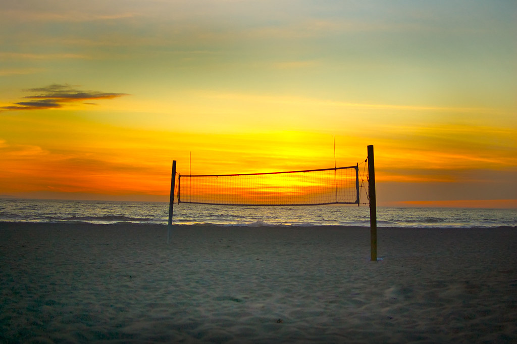 Red de voleibol en la playa