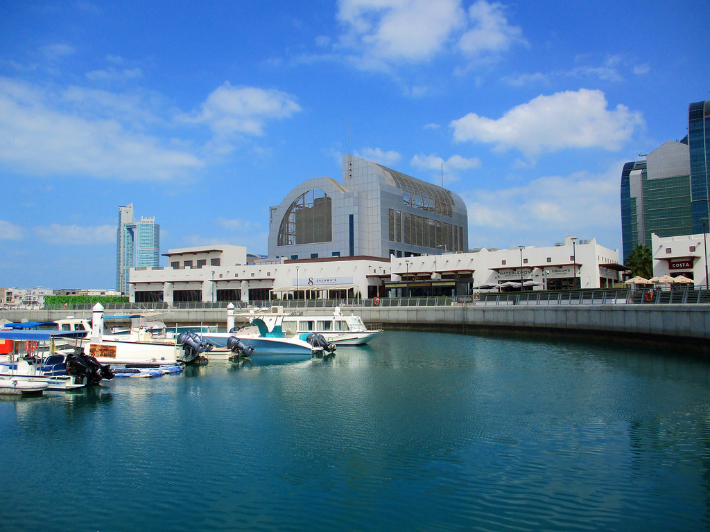 Marina de Al Bateen en Abu Dabi, junto al hotel The Abu Dhabi EDITION