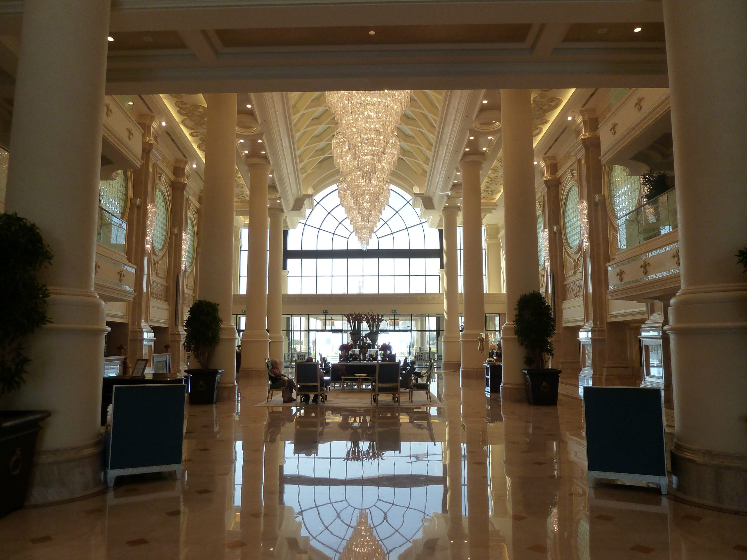 Interior del hotel The Ritz-Carlton Abu Dhabi, Grand Canal, donde está Giornotte